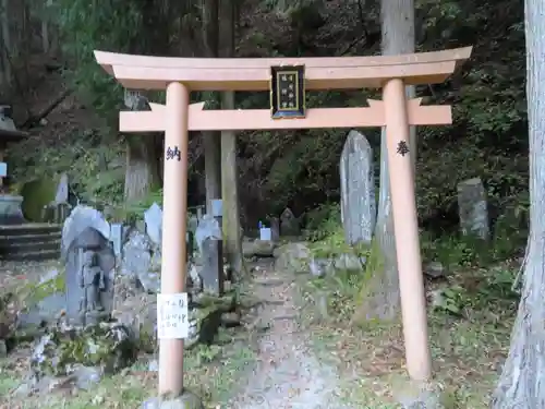 甲斐駒ヶ岳神社の鳥居