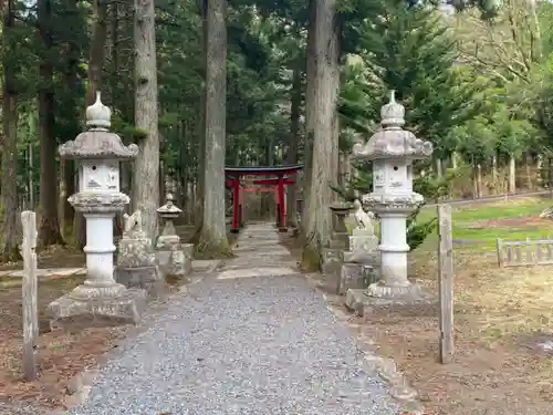岡谷稲荷神社のその他建物