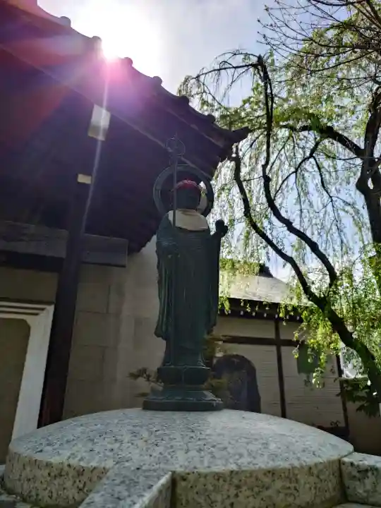 秩父札所十三番 慈眼寺の{uncategorized: "未分類", other: "その他", undefined: "問題あり", building: "その他建物", grave: "お墓", sacred_gate: "鳥居", guardian: "狛犬", statue: "像", buddha: "仏像", history: "歴史", nature: "自然", garden: "庭園", animal: "動物", pagoda: "塔", temizu: "手水舎", mountain_gate: "山門・神門", sanctuary: "本殿・本堂", subordinate: "末社・摂社", art: "芸術", scenery: "景色", jizo: "地蔵", ema: "絵馬", goshuin: "御朱印", omikuji: "おみくじ", items: "授与品その他", amulet: "お守り", goshuincho: "御朱印帳", eats: "食事", festival: "お祭り", votive_dance: "神楽", shichigosan: "七五三参", wedding: "結婚式", experience: "体験その他", initially: "初詣", around: "周辺", anti_infection: "感染症対策"}