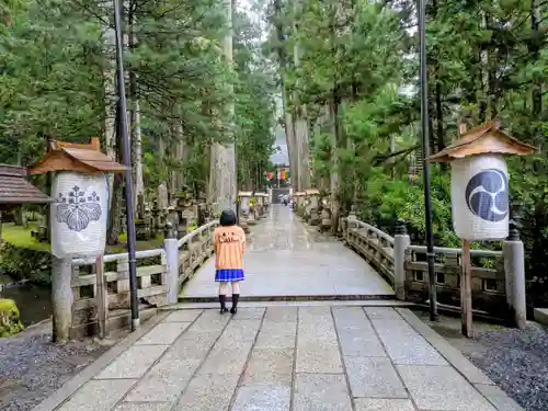 高野山金剛峯寺奥の院の山門・神門