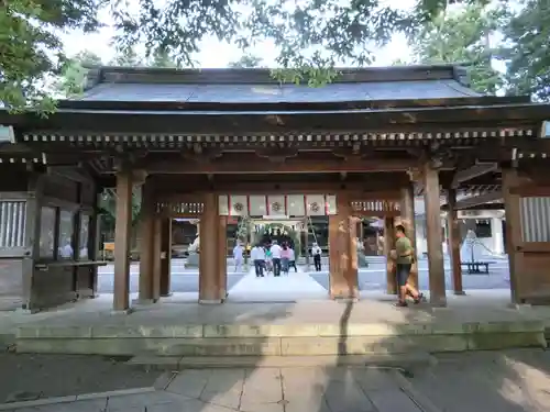 白山比咩神社の山門・神門