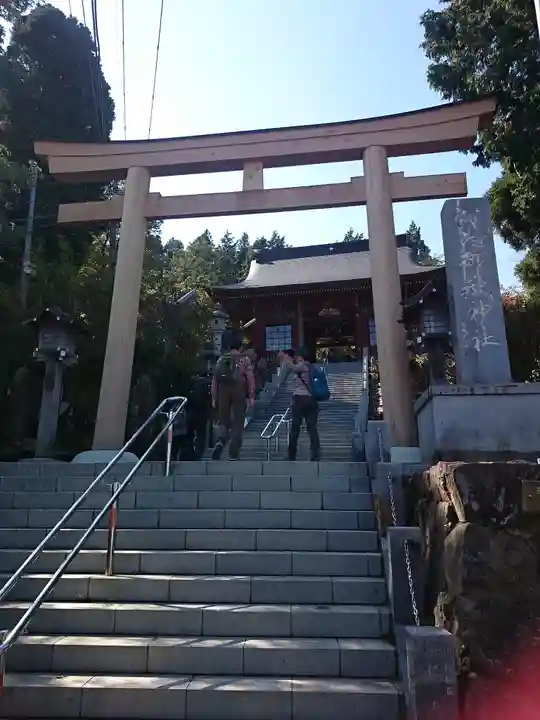 武蔵御嶽神社の鳥居