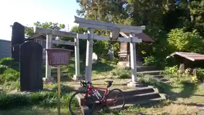 諏訪神社の鳥居