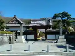 妙遠寺の山門