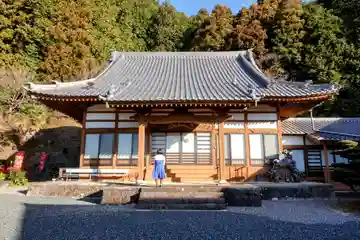勅養寺の本殿・本堂