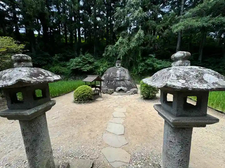 諏訪大社下社春宮の芸術