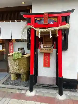 勝運稲荷の{uncategorized: "未分類", other: "その他", undefined: "問題あり", building: "その他建物", grave: "お墓", sacred_gate: "鳥居", guardian: "狛犬", statue: "像", buddha: "仏像", history: "歴史", nature: "自然", garden: "庭園", animal: "動物", pagoda: "塔", temizu: "手水舎", mountain_gate: "山門・神門", sanctuary: "本殿・本堂", subordinate: "末社・摂社", art: "芸術", scenery: "景色", jizo: "地蔵", ema: "絵馬", goshuin: "御朱印", omikuji: "おみくじ", items: "授与品その他", amulet: "お守り", goshuincho: "御朱印帳", eats: "食事", festival: "お祭り", votive_dance: "神楽", shichigosan: "七五三参", wedding: "結婚式", experience: "体験その他", initially: "初詣", around: "周辺", anti_infection: "感染症対策"}