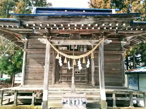 神明社の本殿