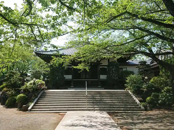 泉秋寺の本殿・本堂