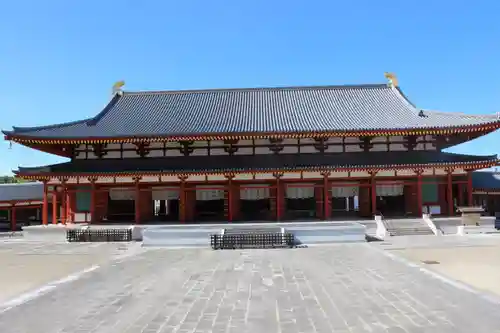 薬師寺の本殿・本堂