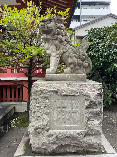 秋葉神社の狛犬