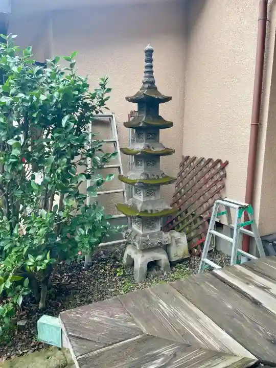 常立寺の{uncategorized: "未分類", other: "その他", undefined: "問題あり", building: "その他建物", grave: "お墓", sacred_gate: "鳥居", guardian: "狛犬", statue: "像", buddha: "仏像", history: "歴史", nature: "自然", garden: "庭園", animal: "動物", pagoda: "塔", temizu: "手水舎", mountain_gate: "山門・神門", sanctuary: "本殿・本堂", subordinate: "末社・摂社", art: "芸術", scenery: "景色", jizo: "地蔵", ema: "絵馬", goshuin: "御朱印", omikuji: "おみくじ", items: "授与品その他", amulet: "お守り", goshuincho: "御朱印帳", eats: "食事", festival: "お祭り", votive_dance: "神楽", shichigosan: "七五三参", wedding: "結婚式", experience: "体験その他", initially: "初詣", around: "周辺", anti_infection: "感染症対策"}