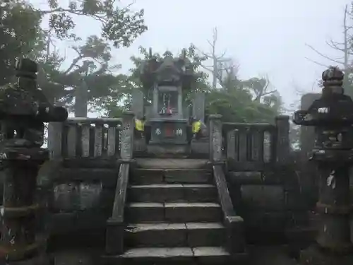 三峯神社の末社・摂社