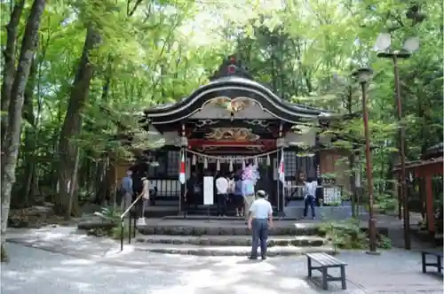 新屋山神社の本殿