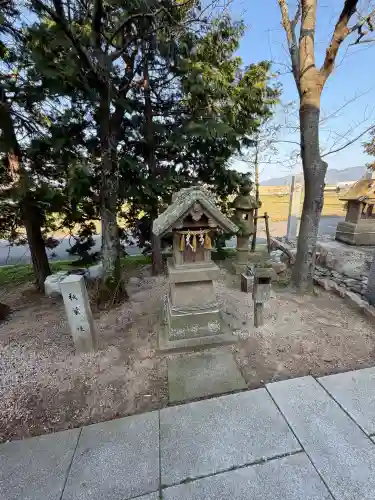 万九千社の{uncategorized: "未分類", other: "その他", undefined: "問題あり", building: "その他建物", grave: "お墓", sacred_gate: "鳥居", guardian: "狛犬", statue: "像", buddha: "仏像", history: "歴史", nature: "自然", garden: "庭園", animal: "動物", pagoda: "塔", temizu: "手水舎", mountain_gate: "山門・神門", sanctuary: "本殿・本堂", subordinate: "末社・摂社", art: "芸術", scenery: "景色", jizo: "地蔵", ema: "絵馬", goshuin: "御朱印", omikuji: "おみくじ", items: "授与品その他", amulet: "お守り", goshuincho: "御朱印帳", eats: "食事", festival: "お祭り", votive_dance: "神楽", shichigosan: "七五三参", wedding: "結婚式", experience: "体験その他", initially: "初詣", around: "周辺", anti_infection: "感染症対策"}