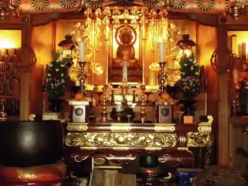 定泉寺の本殿・本堂