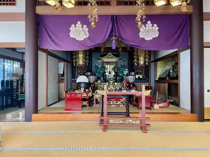 聖輪寺の{uncategorized: "未分類", other: "その他", undefined: "問題あり", building: "その他建物", grave: "お墓", sacred_gate: "鳥居", guardian: "狛犬", statue: "像", buddha: "仏像", history: "歴史", nature: "自然", garden: "庭園", animal: "動物", pagoda: "塔", temizu: "手水舎", mountain_gate: "山門・神門", sanctuary: "本殿・本堂", subordinate: "末社・摂社", art: "芸術", scenery: "景色", jizo: "地蔵", ema: "絵馬", goshuin: "御朱印", omikuji: "おみくじ", items: "授与品その他", amulet: "お守り", goshuincho: "御朱印帳", eats: "食事", festival: "お祭り", votive_dance: "神楽", shichigosan: "七五三参", wedding: "結婚式", experience: "体験その他", initially: "初詣", around: "周辺", anti_infection: "感染症対策"}