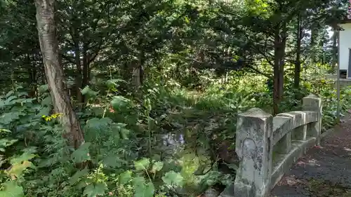 興国神社の庭園