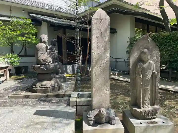 東福寺の{uncategorized: "未分類", other: "その他", undefined: "問題あり", building: "その他建物", grave: "お墓", sacred_gate: "鳥居", guardian: "狛犬", statue: "像", buddha: "仏像", history: "歴史", nature: "自然", garden: "庭園", animal: "動物", pagoda: "塔", temizu: "手水舎", mountain_gate: "山門・神門", sanctuary: "本殿・本堂", subordinate: "末社・摂社", art: "芸術", scenery: "景色", jizo: "地蔵", ema: "絵馬", goshuin: "御朱印", omikuji: "おみくじ", items: "授与品その他", amulet: "お守り", goshuincho: "御朱印帳", eats: "食事", festival: "お祭り", votive_dance: "神楽", shichigosan: "七五三参", wedding: "結婚式", experience: "体験その他", initially: "初詣", around: "周辺", anti_infection: "感染症対策"}
