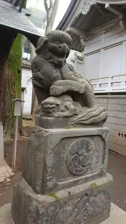 神明氷川神社の狛犬