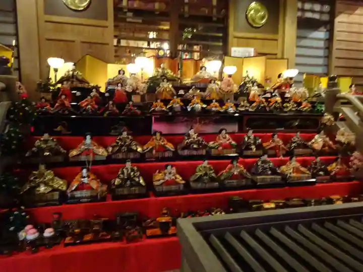 座間神社の本殿・本堂