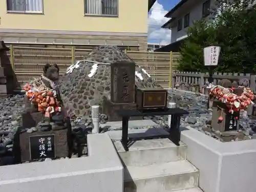 神鳥前川神社の末社