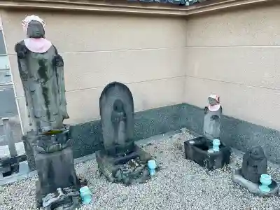 蓮花寺の{uncategorized: "未分類", other: "その他", undefined: "問題あり", building: "その他建物", grave: "お墓", sacred_gate: "鳥居", guardian: "狛犬", statue: "像", buddha: "仏像", history: "歴史", nature: "自然", garden: "庭園", animal: "動物", pagoda: "塔", temizu: "手水舎", mountain_gate: "山門・神門", sanctuary: "本殿・本堂", subordinate: "末社・摂社", art: "芸術", scenery: "景色", jizo: "地蔵", ema: "絵馬", goshuin: "御朱印", omikuji: "おみくじ", items: "授与品その他", amulet: "お守り", goshuincho: "御朱印帳", eats: "食事", festival: "お祭り", votive_dance: "神楽", shichigosan: "七五三参", wedding: "結婚式", experience: "体験その他", initially: "初詣", around: "周辺", anti_infection: "感染症対策"}