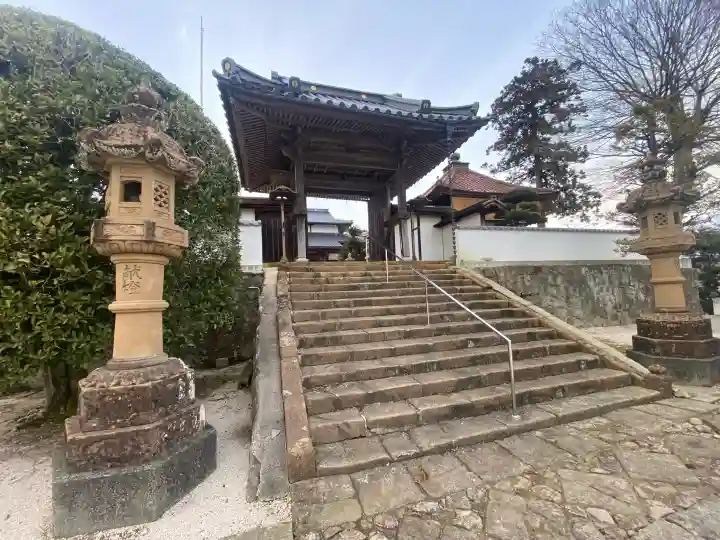 康国寺の{uncategorized: "未分類", other: "その他", undefined: "問題あり", building: "その他建物", grave: "お墓", sacred_gate: "鳥居", guardian: "狛犬", statue: "像", buddha: "仏像", history: "歴史", nature: "自然", garden: "庭園", animal: "動物", pagoda: "塔", temizu: "手水舎", mountain_gate: "山門・神門", sanctuary: "本殿・本堂", subordinate: "末社・摂社", art: "芸術", scenery: "景色", jizo: "地蔵", ema: "絵馬", goshuin: "御朱印", omikuji: "おみくじ", items: "授与品その他", amulet: "お守り", goshuincho: "御朱印帳", eats: "食事", festival: "お祭り", votive_dance: "神楽", shichigosan: "七五三参", wedding: "結婚式", experience: "体験その他", initially: "初詣", around: "周辺", anti_infection: "感染症対策"}