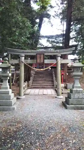 厨川稲荷神社の鳥居