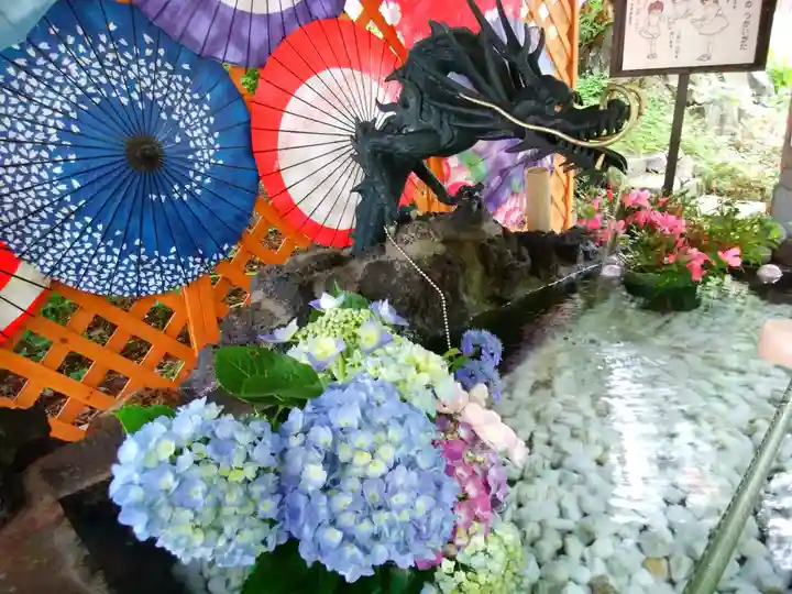 虻田神社の手水舎