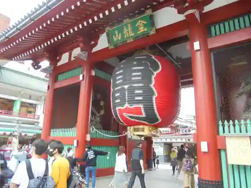 浅草寺の山門