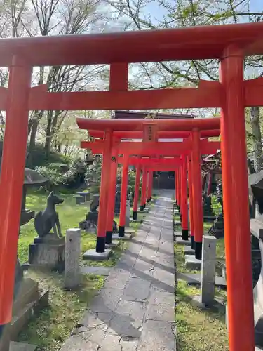 与次郎稲荷神社の鳥居