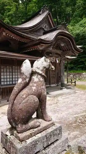 下山神社の狛犬