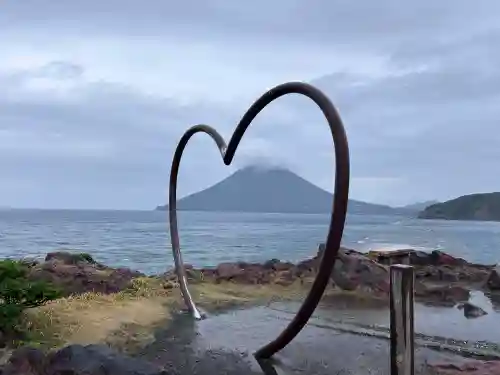 龍宮神社の{uncategorized: "未分類", other: "その他", undefined: "問題あり", building: "その他建物", grave: "お墓", sacred_gate: "鳥居", guardian: "狛犬", statue: "像", buddha: "仏像", history: "歴史", nature: "自然", garden: "庭園", animal: "動物", pagoda: "塔", temizu: "手水舎", mountain_gate: "山門・神門", sanctuary: "本殿・本堂", subordinate: "末社・摂社", art: "芸術", scenery: "景色", jizo: "地蔵", ema: "絵馬", goshuin: "御朱印", omikuji: "おみくじ", items: "授与品その他", amulet: "お守り", goshuincho: "御朱印帳", eats: "食事", festival: "お祭り", votive_dance: "神楽", shichigosan: "七五三参", wedding: "結婚式", experience: "体験その他", initially: "初詣", around: "周辺", anti_infection: "感染症対策"}