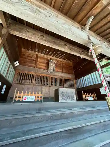 鎮神社の本殿