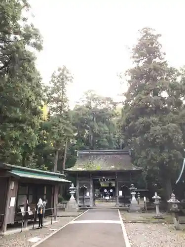 若狭彦神社（上社）の山門・神門