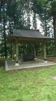 八幡神社(鹿折)の手水舎