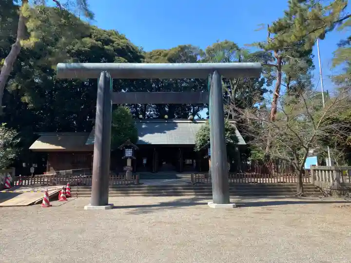 埼玉縣護國神社の{uncategorized: "未分類", other: "その他", undefined: "問題あり", building: "その他建物", grave: "お墓", sacred_gate: "鳥居", guardian: "狛犬", statue: "像", buddha: "仏像", history: "歴史", nature: "自然", garden: "庭園", animal: "動物", pagoda: "塔", temizu: "手水舎", mountain_gate: "山門・神門", sanctuary: "本殿・本堂", subordinate: "末社・摂社", art: "芸術", scenery: "景色", jizo: "地蔵", ema: "絵馬", goshuin: "御朱印", omikuji: "おみくじ", items: "授与品その他", amulet: "お守り", goshuincho: "御朱印帳", eats: "食事", festival: "お祭り", votive_dance: "神楽", shichigosan: "七五三参", wedding: "結婚式", experience: "体験その他", initially: "初詣", around: "周辺", anti_infection: "感染症対策"}