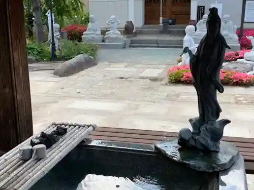 徳蔵寺の手水舎