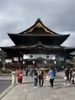 善光寺の本殿・本堂