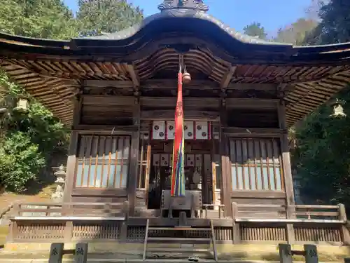 日撫神社の本殿