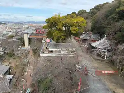 金剛宝寺（紀三井寺）の{uncategorized: "未分類", other: "その他", undefined: "問題あり", building: "その他建物", grave: "お墓", sacred_gate: "鳥居", guardian: "狛犬", statue: "像", buddha: "仏像", history: "歴史", nature: "自然", garden: "庭園", animal: "動物", pagoda: "塔", temizu: "手水舎", mountain_gate: "山門・神門", sanctuary: "本殿・本堂", subordinate: "末社・摂社", art: "芸術", scenery: "景色", jizo: "地蔵", ema: "絵馬", goshuin: "御朱印", omikuji: "おみくじ", items: "授与品その他", amulet: "お守り", goshuincho: "御朱印帳", eats: "食事", festival: "お祭り", votive_dance: "神楽", shichigosan: "七五三参", wedding: "結婚式", experience: "体験その他", initially: "初詣", around: "周辺", anti_infection: "感染症対策"}