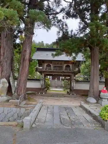 長泉寺の山門