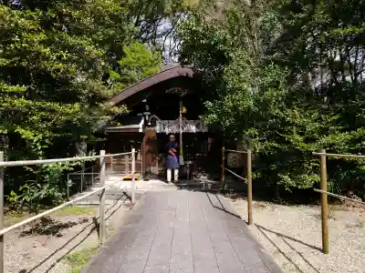 梨木神社の{uncategorized: "未分類", other: "その他", undefined: "問題あり", building: "その他建物", grave: "お墓", sacred_gate: "鳥居", guardian: "狛犬", statue: "像", buddha: "仏像", history: "歴史", nature: "自然", garden: "庭園", animal: "動物", pagoda: "塔", temizu: "手水舎", mountain_gate: "山門・神門", sanctuary: "本殿・本堂", subordinate: "末社・摂社", art: "芸術", scenery: "景色", jizo: "地蔵", ema: "絵馬", goshuin: "御朱印", omikuji: "おみくじ", items: "授与品その他", amulet: "お守り", goshuincho: "御朱印帳", eats: "食事", festival: "お祭り", votive_dance: "神楽", shichigosan: "七五三参", wedding: "結婚式", experience: "体験その他", initially: "初詣", around: "周辺", anti_infection: "感染症対策"}