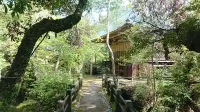 依京寺の建物その他