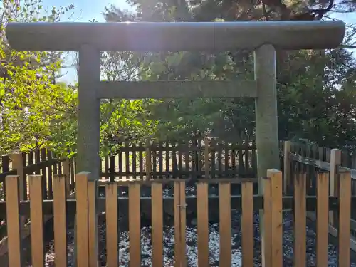 十社大神の{uncategorized: "未分類", other: "その他", undefined: "問題あり", building: "その他建物", grave: "お墓", sacred_gate: "鳥居", guardian: "狛犬", statue: "像", buddha: "仏像", history: "歴史", nature: "自然", garden: "庭園", animal: "動物", pagoda: "塔", temizu: "手水舎", mountain_gate: "山門・神門", sanctuary: "本殿・本堂", subordinate: "末社・摂社", art: "芸術", scenery: "景色", jizo: "地蔵", ema: "絵馬", goshuin: "御朱印", omikuji: "おみくじ", items: "授与品その他", amulet: "お守り", goshuincho: "御朱印帳", eats: "食事", festival: "お祭り", votive_dance: "神楽", shichigosan: "七五三参", wedding: "結婚式", experience: "体験その他", initially: "初詣", around: "周辺", anti_infection: "感染症対策"}