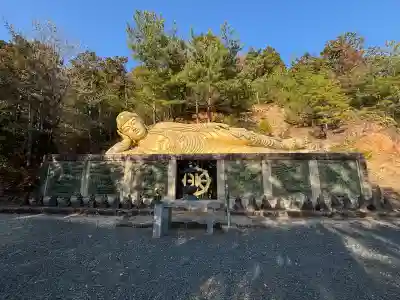 七宝寺の{uncategorized: "未分類", other: "その他", undefined: "問題あり", building: "その他建物", grave: "お墓", sacred_gate: "鳥居", guardian: "狛犬", statue: "像", buddha: "仏像", history: "歴史", nature: "自然", garden: "庭園", animal: "動物", pagoda: "塔", temizu: "手水舎", mountain_gate: "山門・神門", sanctuary: "本殿・本堂", subordinate: "末社・摂社", art: "芸術", scenery: "景色", jizo: "地蔵", ema: "絵馬", goshuin: "御朱印", omikuji: "おみくじ", items: "授与品その他", amulet: "お守り", goshuincho: "御朱印帳", eats: "食事", festival: "お祭り", votive_dance: "神楽", shichigosan: "七五三参", wedding: "結婚式", experience: "体験その他", initially: "初詣", around: "周辺", anti_infection: "感染症対策"}