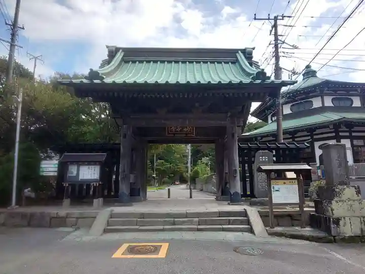 妙本寺の山門・神門