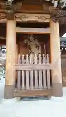 鉤取寺の像