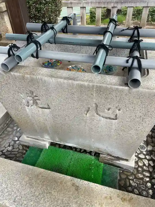 諏訪神社の{uncategorized: "未分類", other: "その他", undefined: "問題あり", building: "その他建物", grave: "お墓", sacred_gate: "鳥居", guardian: "狛犬", statue: "像", buddha: "仏像", history: "歴史", nature: "自然", garden: "庭園", animal: "動物", pagoda: "塔", temizu: "手水舎", mountain_gate: "山門・神門", sanctuary: "本殿・本堂", subordinate: "末社・摂社", art: "芸術", scenery: "景色", jizo: "地蔵", ema: "絵馬", goshuin: "御朱印", omikuji: "おみくじ", items: "授与品その他", amulet: "お守り", goshuincho: "御朱印帳", eats: "食事", festival: "お祭り", votive_dance: "神楽", shichigosan: "七五三参", wedding: "結婚式", experience: "体験その他", initially: "初詣", around: "周辺", anti_infection: "感染症対策"}